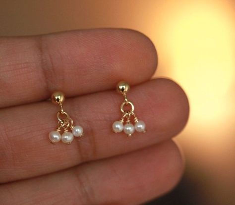 Dangling Pearl Earrings, Silver Ear Cuffs, Small Earrings Gold, Pearl Earrings Designs, قلادات متدلية, Diamond Ear Cuff, Gold Earrings Models, Cuff Earring, Earrings Hypoallergenic