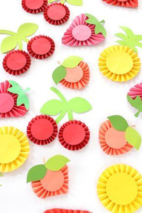 DIY Summer Fruit Paper Rosettes | damask love Diy Summer Decor House Craft Ideas, Paper Medallions, Fruit Diy, Paper Fruit, Paper Succulents, Fruit Crafts, Fruit Birthday, Paper Rosettes, Fiesta Tropical