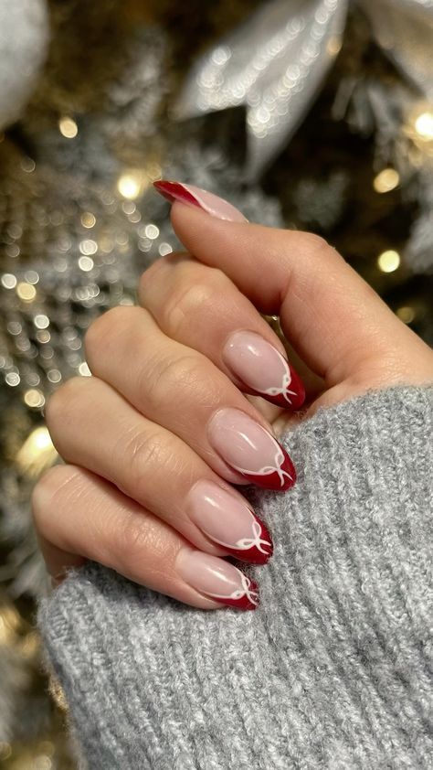 Holiday Nails Coffin, Red Glass Nails, Winter Motifs, Red Nail Ideas, Christmas Nail Inspo, Bow Nails, Christmas Nail Ideas, Red Christmas Nails, Cute Christmas Nails