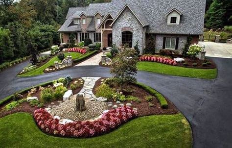 Top 60 Best Driveway Landscaping Ideas - Home Exterior Designs Circle Driveway Landscaping Country, Circle Driveway Landscaping, Acreage Landscaping, Louisiana House, Circle Garden, Beautiful Driveways, Circle Driveway, Driveway Entrance Landscaping, Garden Driveway