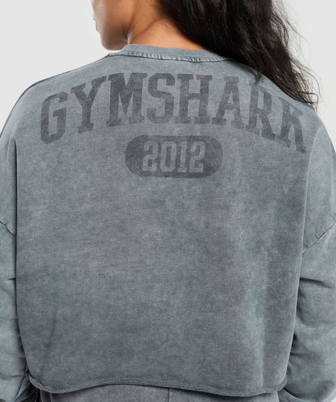 Gymshark Collegiate Shadow Washed Midi Sweatshirt - Asphalt Grey | Gymshark Urban Relaxed Fit Sweatshirt For Gym, Athleisure Gym Sweatshirt With Graphic Print, Sporty Moisture-wicking Sweatshirt For Gym, Gymshark Training Oversized Sweatshirt, Collegiate Sweatshirt With Screen Print, Relaxed Fit, Classy Photography, Gym Tops, Body Building Women, Jogger Sweatpants