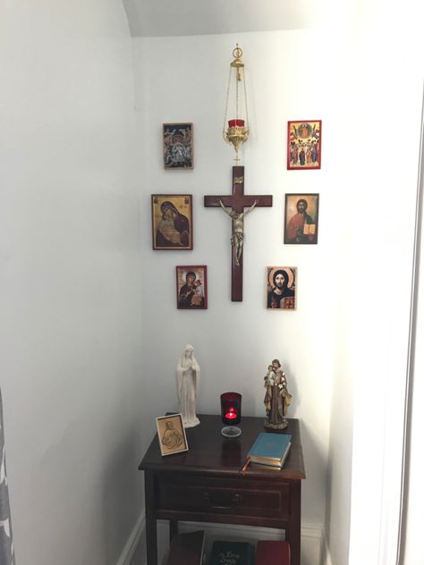 Iconostasis Home, Prayer Nook Ideas, Catholic Minimalism, Catholic Bedroom, Catholic Prayer Corner, Prayer Corner Ideas Bedrooms, Home Alter, Catholic Home Altar, Home Altar Catholic