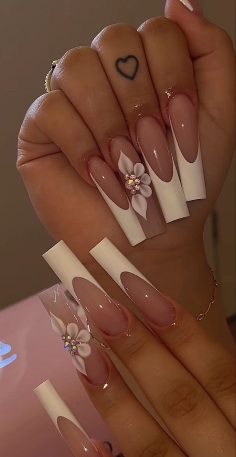 Latina Nails, Beige Nails, White Acrylic Nails, Girly Acrylic Nails, French Tip Acrylic Nails, Long Acrylic Nails Coffin, Acrylic Nails Coffin Pink, Long Acrylic, Long Square Acrylic Nails