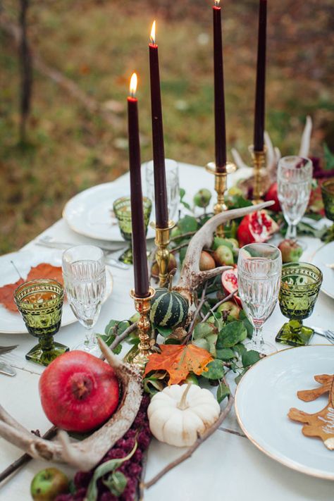 Food Tablescape, Dark Autumn, Autumn Table, Table Arrangement, Thanksgiving Tablescapes, Wedding Inspiration Fall, Wedding Table Decorations, Fall Table, Reception Table