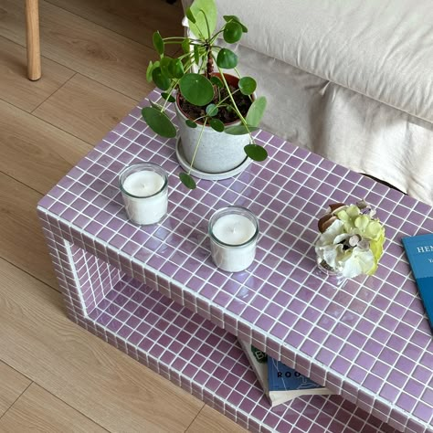 White Tile Coffee Table, Tile Table Diy, Table Shoe Rack, Creative Coffee Table Ideas, Diy Tile Table, Fun Coffee Table, Cute Coffee Table, Tiled Table, Tile Coffee Table