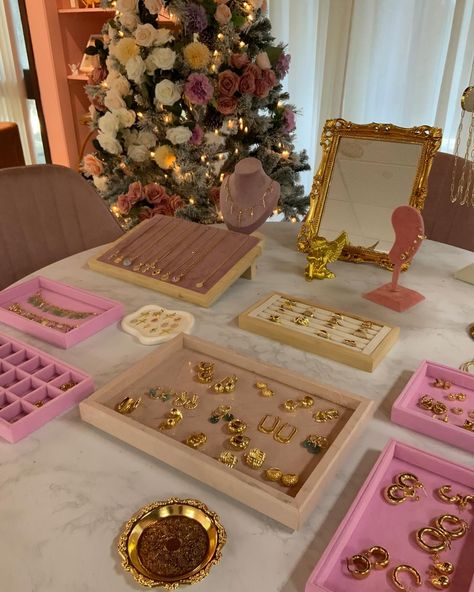 ✨💍 Brace yourself for some serious bling! Our new jewelry store is now open! DIY Charm Bar 💖☁️ , Permanent Jewelry ⚡️⛓️, 14K Gold Filled Dainty Jewelry @pieceandglory_la 😍😍😍 Come sparkle with us & Get Attached! 💎✨ #GetAttached #jewelry #grandopening #sparkleandshine #benow #jewelrystore #sparkle #brace #newjewelry #store #bling #charmbar #goldfilled #pieceandglory #losangelesjewelry #jewelrystudio #permanentjewelry #blackowned #diycharmbar Permenant Jewelry Set Up, Charm Bar, Permanent Jewelry, Diy Charm, Brace Yourself, Jewelry Studio, Jewelry Lookbook, New Jewelry, Now Open