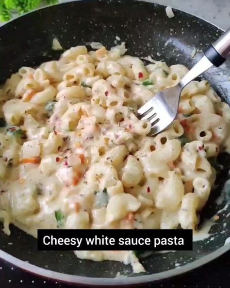 White Sauce Macaroni, Stairs Remodel, Macaroni Recipe, White Sauce Pasta, Macaroni Recipes, Pasta Lover, Pepper Powder, White Sauce, All Purpose Flour