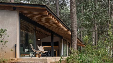 Waterfall Island Kitchen, Mexican House, Mexican Architecture, Gable House, Exposed Rafters, Brick Walkway, Mexico House, Timber Roof, Modern Villa Design