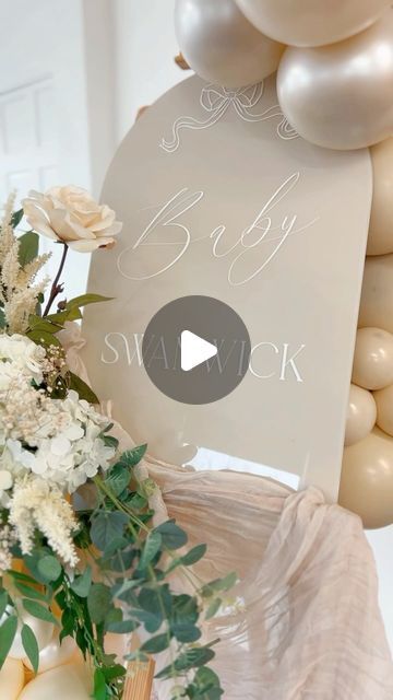 "The most beautiful yet minimalist baby shower sign ✨🌾 Will be available on our Etsy store this week, follow and keep an eye on our stories for updates 💫 #babyshower #babyshowersign #minimalist #neautralbabyshower #neutral #beige #bows #babyshowerideas". Simple Gender Neutral Baby Shower Ideas, Baby Shower Sign, Mommy To Be, Minimalist Baby, Shower Sign, Gender Neutral Baby Shower, Baby Shower Signs, Neutral Baby Shower, Neutral Beige