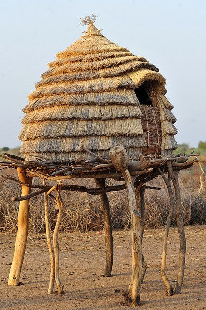 African House, Place Making, South Sudan, Innovative Architecture, Vernacular Architecture, Interesting Buildings, Natural Building, Building Techniques, Traditional Architecture