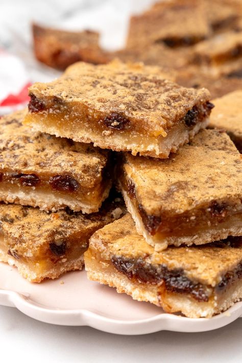 This recipe for Butter Tart Bars is easier to make than the classic Canadian tarts, with all of the same amazing flavor and textures. Butter Tarts With Maple Syrup, Butter Tart Bars, Butter Tart Squares, Canadian Butter Tarts, Snacking Cake, Butter Tart, Easy Bar Recipes, Bar Snacks, Tray Bake