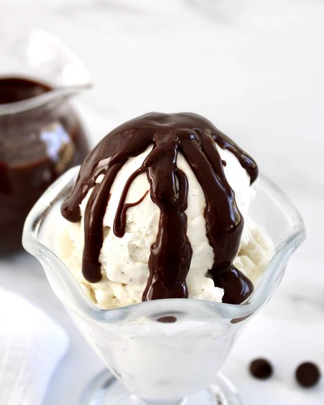 Keto Chocolate Sauce This homemade, velvety smooth Keto Chocolate Sauce makes the perfect rich and decadent topping that will take your favorite sugar-free desserts to a whole new level! #ketodesserts #lowcarbchocolatesauce #ketochocolatesyrup #sugarfreechocolatesauce Keto Chocolate Sauce, Keto Sweet Snacks, Ice Cream Sauces, Keto Sauce, Homemade Chocolate Sauce, Ice Cream Sauce, Cream Sauces, Keto Sauces, Low Glycemic Foods