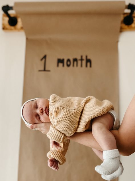 October Monthly Milestone Picture, 1 Month Shoot Ideas, Baby 1month Photography, Monthly Newborn Pictures, Monthly Baby Photos October, Newborn One Month Pictures, Ideas For 1 Month Baby Pictures, 1 Month Baby Photo Shoot, Baby Photo Monthly Ideas