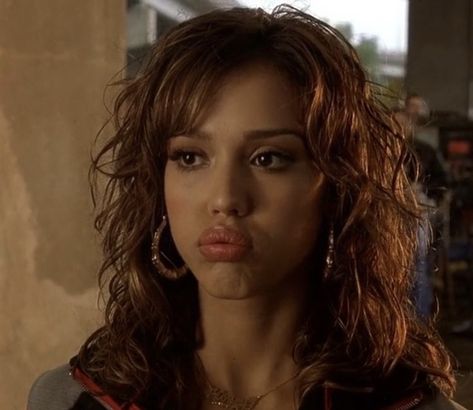 Honey 2003 Jessica Alba, Jessica Alba Icon, Jessica Alba Bangs, Jessica Alba Honey, Teen Face Claims, Jessica Alba 2000s, Jessica Alba Makeup, Young Jessica Alba, Jessica Alba Hair