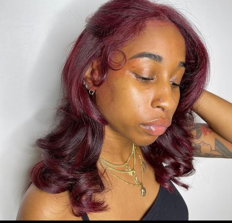 Burgundy Natural Hair, Red Hair On Dark Skin, Wigs Curly Hair, Curly Hair Texture, Wine Red Hair Color, Wigs Burgundy, Dark Burgundy Hair, Burgundy Hair Dye, Deep Red Hair