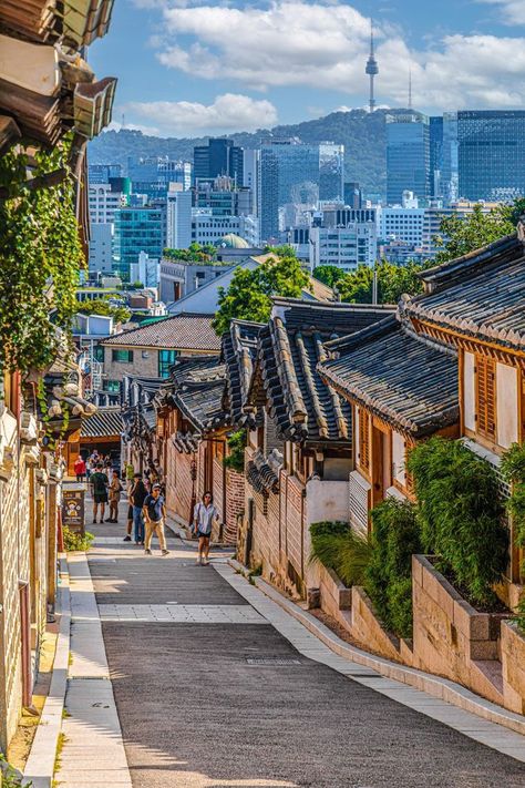 Seoul Hanok Village, Korea Village Aesthetic, Beautiful Place In Korea, Ikseondong Hanok Village, Bukchon Hanok Village Photography, Seoul Korea Photography, South Korea Seoul Beautiful Places, Hanok Village Seoul, Korean Beautiful Places