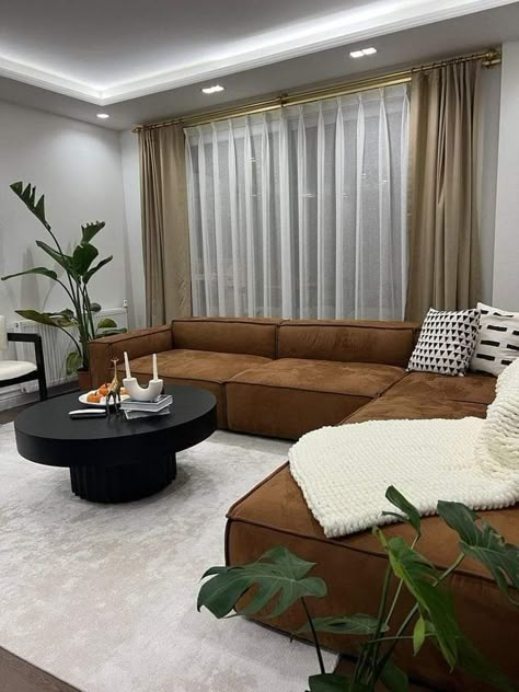 Corner Sofa Living Room, Sofa Table Decor, Brown Sofa Living Room, Decor Ideas Bedroom, Living Room Styles, Dream Apartment Decor, Corner Sofa Set, Bedroom Wall Colors, Living Room Sofa Design