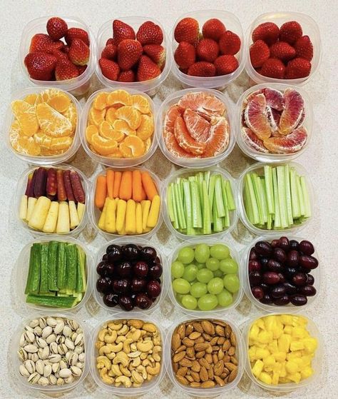 Homemaking Tips | Healthy snack ideas for a car trip | Facebook Healthy Car Snacks, Car Trip Snacks, Car Trip Food, Car Snacks, Healthy Snack Ideas, Clean Snacks, Car Trip, Homemaking Tips, Travel Snacks