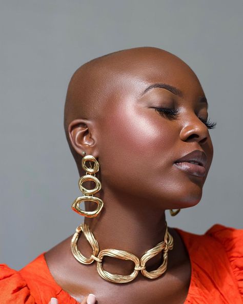 Shave Head Black Women, Bald Black Women Shaved Heads, Beautiful Bald Black Women, Girl With Shaved Head, Bald Hairstyles For Women, Shaved Head Girls, Bald Head Girl, Bald Look, Shaved Hair Women