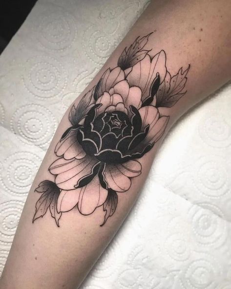 Flower Cover Up Tattoos, Black Flowers Tattoo, Peony Flower Tattoos, Most Beautiful Flower, Japanese Flower Tattoo, Traditional Tattoo Flowers, Peony Tattoo, Chrysanthemum Tattoo, Beautiful Flower Tattoos