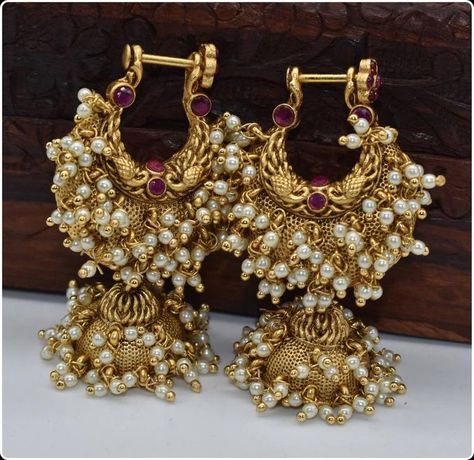 Temple Jewellery Earrings, Large Pearl Earrings, Gold Earrings Models, Modern Gold Jewelry, Antique Jewellery Designs, Gold Necklace Indian Bridal Jewelry, Antique Bridal Jewelry, Beaded Necklace Designs, Gold Jewelry Stores