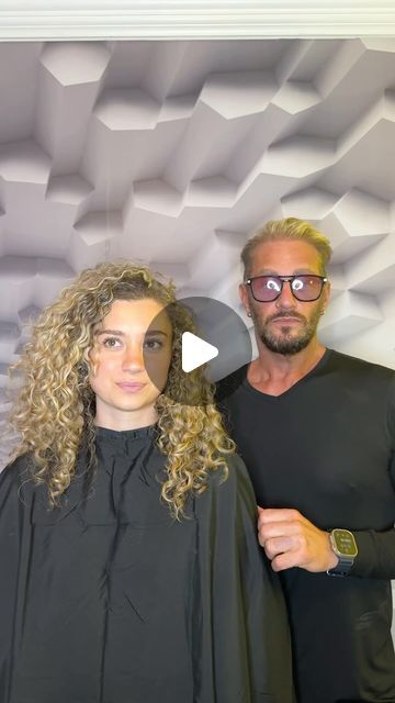 Wayne Tuggle on Instagram: "How I cut Curly hair shorter and make it round NO TRIANGLE #curls #curlyhair #curlygirl #curlyhairtutorial #curlyhairtips #nccurlspecialist #ncstylist #waynetugglehair" Layer Haircut Curly Hair, Coupe Curly Hair, Curly Round Haircut, Curly Haircut Diy, V Cut Curly Hair, Curly Hair Center Part, Layering Curly Hair, Rounded Curly Haircut, Medium Curly Hair Cuts