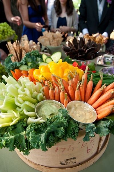 Vegetables Veggie Display, Harvest Dinner, Appetizer Display, Buffet Party, Diy Edible, Edible Arrangements, Veggie Tray, Food Displays, Snacks Für Party