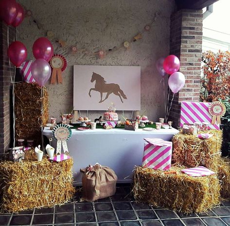 Cowgirl Candy, Horse Themed Birthday Party, Horse Theme Birthday Party, Country Birthday Party, Horse Themed Party, 4de Verjaardag, Pony Birthday Party, Horse Birthday Parties, Party Table Centerpieces