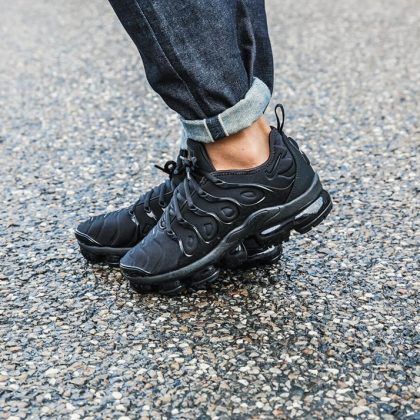 Halston Perfume, Vapormax Plus Black, Nike Vapormax Plus, Air Vapormax Plus, Balenciaga Speed Trainer, Nike Air Vapormax Plus, Grey Trainers, Nike Vapormax, Yeezy 700