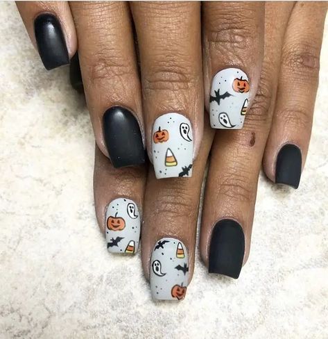 20 Best Square Halloween Nails Ideas: Simple, Cute, Black & Pink Designs for Every Style Halloween Pedicure Ideas, Square Halloween Nails, Halloween Pedicure, Halloween Short Nails, Bat Nail Art, Spooky Manicure, Bat Nails Art, Nails Ideas Simple, Mom Nails