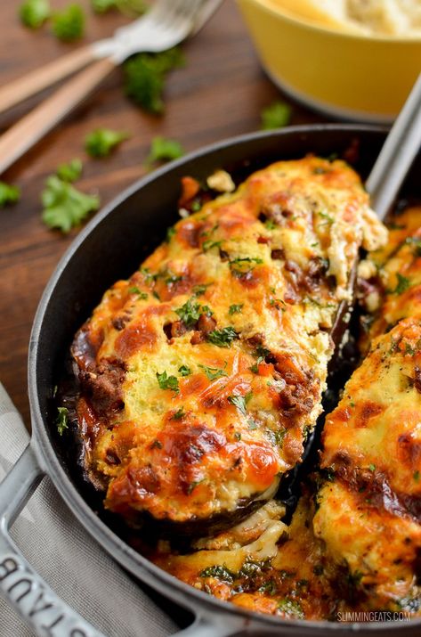 Baked Stuffed Eggplant Recipes, Cookistwow Recipes, Eggplant With Ground Beef, Eggplant Recipes Healthy, Recipes Eggplant, Aubergine Recipe, Eggplant Recipes Easy, Stuffed Eggplant, Eggplant Dishes