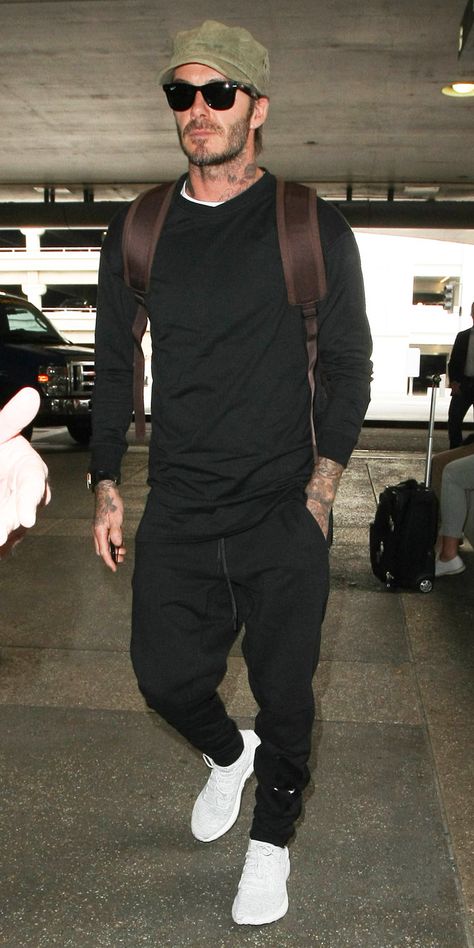 Airport Outfit Men, Outfits To Wear On A Plane, David Beckham Outfit, Soft Masc, David Beckham Style Outfits, Celebrity Inspired Outfits, David Beckham Style, Outfits To Wear, Formal Outfits