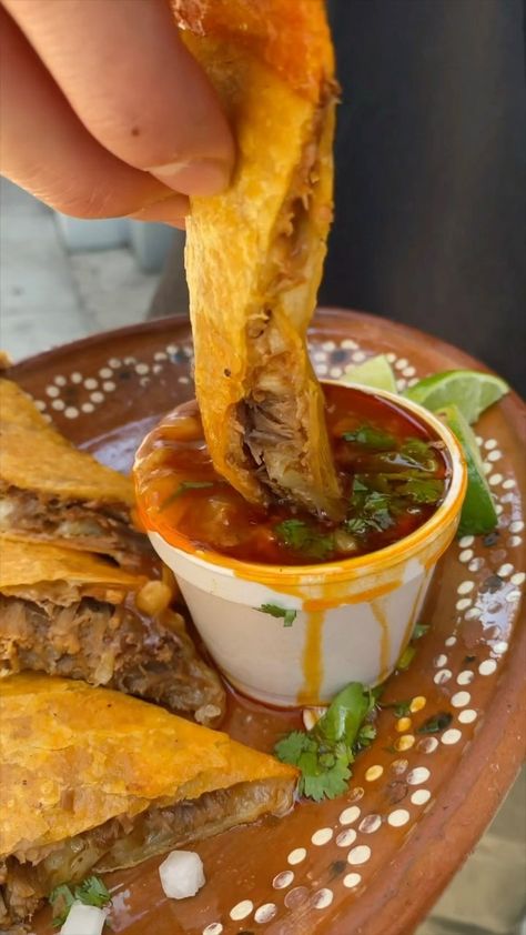 goodeatzco on Instagram: Sheesh that CHEESY BIRRIA QUESADILLA dipped in CONSUMMÉ from @cilantrolimedtla🔥🥵 #mexicanfood #quesadilla #cheesy #cheese #birria #dtla… Birra Quesadilla, Birria Quesadillas, Mexican Spanish, Pretty Food, Mexican Food Recipes, Dinner Ideas, South America, Nom Nom, Cooking Recipes