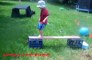 such a simple outdoor activity - obstacle course from everyday things! Outdoor Obstacle Course, Toddler Obstacle Course, Obstacle Course Ideas, Playground Idea, Backyard Games Kids, Backyard Obstacle Course, Kids Obstacle Course, Cumpleaños Harry Potter, Course Ideas