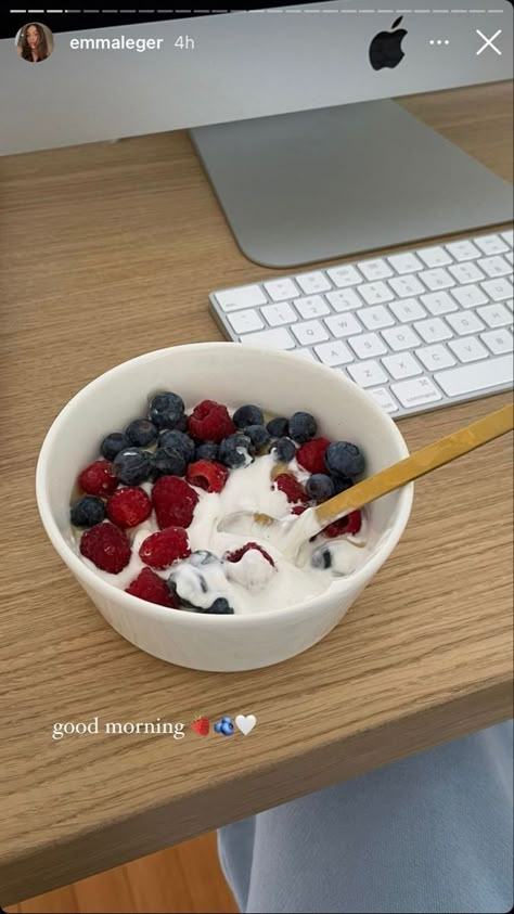 #breakfast #food #recipe #fruit #cook #yoghurt Healthy Food Motivation, Healthy Lifestyle Food, Food Goals, Food Is Fuel, Healthy Breakfast Recipes, Healthy Snacks Recipes, Food Obsession, Food Inspo, Pretty Food