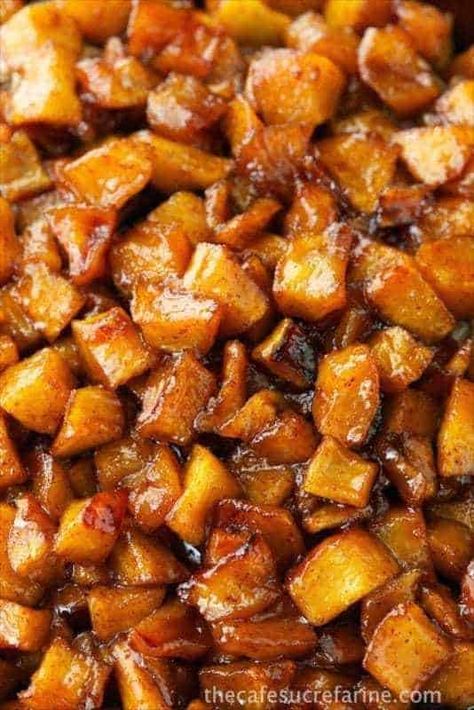 Caramelized Apples, Caramelised Apples, Butterscotch Pudding, Waffle Toppings, Living In London, Fruit Recipes, Apple Recipes, Caramel Apples, Just Desserts