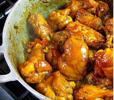 Caribbean Stew Chicken, Trinidadian Food, Caribbean Foods, Caribbean Chicken, Guyanese Recipes, Stewed Chicken, Stew Chicken, Trinidad Recipes, Carribean Food