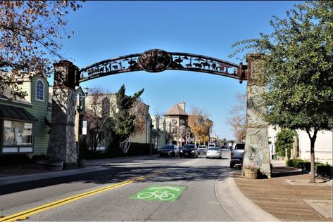 Looking for one of SoCal's best main streets? Head to the city of Temecula and head to the pocket of Old Town where you'll encounter the cutest main street around. Old Town Temecula, California Attractions, Temecula California, Honeymoon Spots, California Vacation, Travel Humor, Main Street, Vacation Spots, Southern California