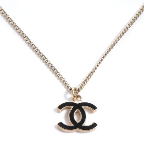 Cc Necklace, Black Diamond Jewelry, Necklace Outfit, Chanel Brand, Chanel Necklace, Wide Cuff Bracelets, Kawaii Jewelry, Chanel Logo, Stylish Necklace