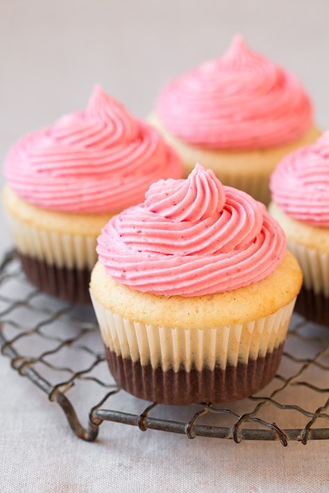 Cupcake Recipes Unique, Neapolitan Cupcakes, Unique Cupcakes, Easy Cupcake Recipes, Easy Cupcakes, Naked Cakes, Yummy Cupcakes, Cupcake Ideas, Cup Cakes