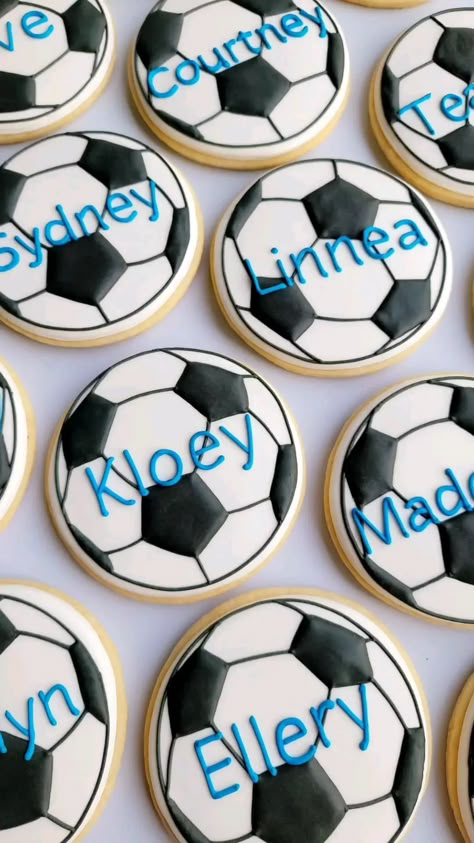 Soccer Cookies Easy, How To Decorate Soccer Ball Cookies, Soccer Ball Cookies Decorated, Soccer Ball Sugar Cookies, Soccer Cookies Decorated, Soccer Sugar Cookies, Soccer Mom Snacks, Soccer Ball Cookies, Soccer Cookies