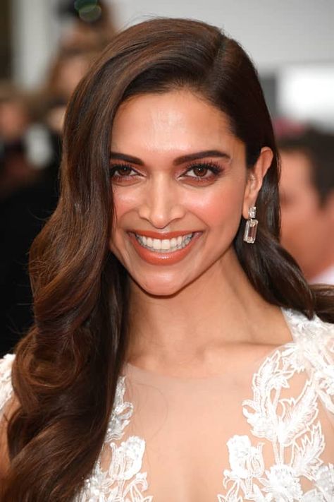 Deepika Padukone Best Hair and Makeup Looks | POPSUGAR Beauty Deepika Padukone Hair Color, Deepika Hairstyles, Deepika Padukone Makeup, Deepika Padukone Hair, Natural Hair Colour, College Hairstyles, Dark Brunette Hair, Popsugar Beauty, Celebrity Beauty