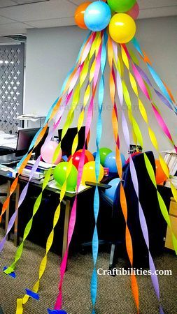 Birthday DECORATING at the OFFICE - cubical / desk idea - SURPRISE your Co-Worker / Boss - streamers, balloons, cake Fiesta Office Decorations, Birthday Decorations For Men At Office, Birthday Craft Decoration Ideas, Office Celebration Decoration, 30th Birthday Office Decorations, Office Happy Birthday Decorations, Teacher Birthday Decoration Ideas, Diy For Birthday Decoration, 50th Birthday Office Decorating Ideas