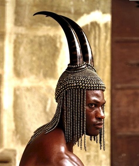 Marcus Wesley as Otta Benga / Ice Delivery Man in The Fall (2006) The Fall 2006, Eiko Ishioka, Afrique Art, Afrikaanse Kunst, Head Pieces, Movie Costumes, Burning Man, Top 20, African Art