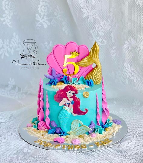 Mermaid 🧜‍♀️ Cake #birthdqaycakes #cupcakes #buttercreamcakes #fondantcakes #customcakes #handmadetopper #cakedecor #cakedesign #sydneycake #sydneycakes #vaanskitchen #spongecake #mermaidcake #mermaidcakes Happy Birthday Cake Girl, Ariel Birthday Cake, Little Mermaid Cake, Bday Pics, Little Mermaid Cakes, Mermaid Birthday Cakes, Cake Girl, Ariel Birthday, Mermaid Cakes