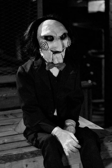 Saw Puppet, Saw Ii, Billy The Puppet, Movie Pins, The Puppet, Scream Movie, Photo Pattern, Horror Icons, Horror Movie Characters