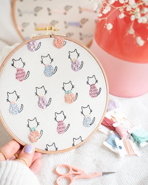 GetStitchDone on Instagram: “1, 2 or 3? serious questions: are you a cat, dog or piggies in duck pyjamas person? No swearing this time. Hope you forgive me and will…” Embordery Patterns Design, Cat Embroidery Simple, Simple Embroidery Ideas, Little Embroidery Ideas, Fun Embroidery Ideas, Easy Embroidery Ideas, Cute Cat Embroidery, Kawaii Embroidery, Embroidery Video