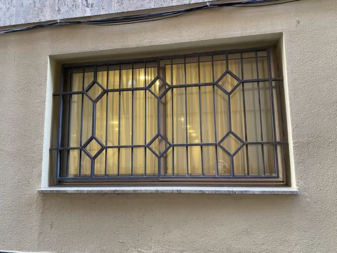 Modern Window Grill Design Simple, Simple Window Grill Design, Iron Window Grill, Modern Window Grill, Home Window Grill Design, Window Grill Design Modern, India House, Iron Windows, Window Grill Design