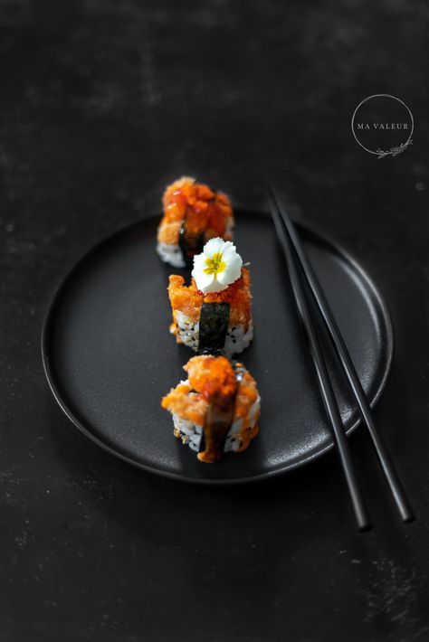 Kimbap Photography, Sushi Photography Ideas, Sushi Photography Instagram, Sushi Photography, Wasabi Sushi, Japanese Food Photography, Restaurant Plates, Sushi Menu, Sushi Dishes