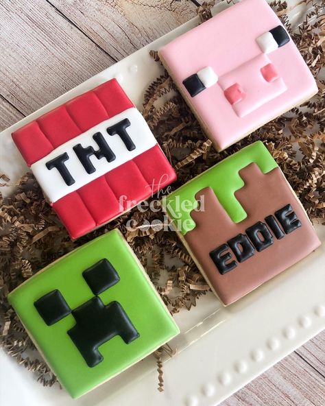 Minecraft Sugar Cookies, Minecraft Cookies Decorated, Gaming Cookies, Happy Birthday Eddie, Minecraft Birthday Decorations, Christmas Tree Crafts Diy, Minecraft Cookies, Mexican Birthday Parties, Pig Cookies